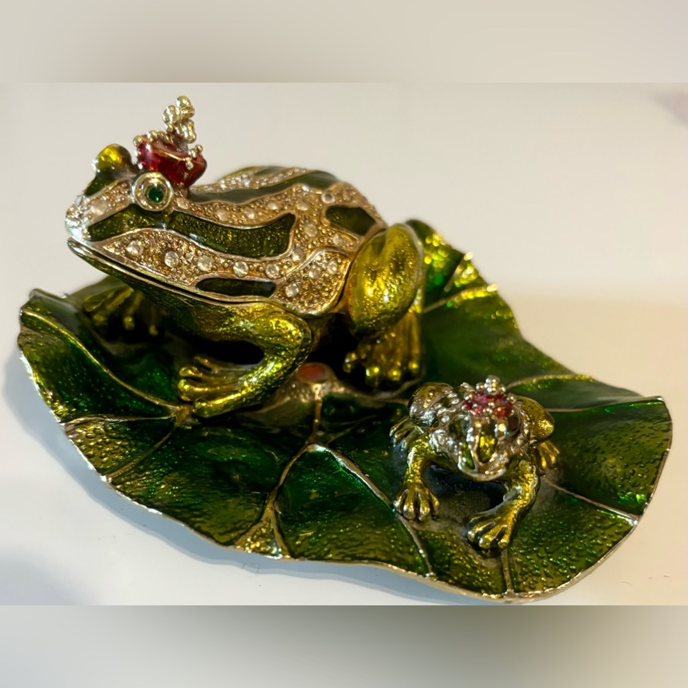 Frog Prince & Baby King Lily Pad Qifu Jeweled Trinket Box Enamel Rhinestone EUC